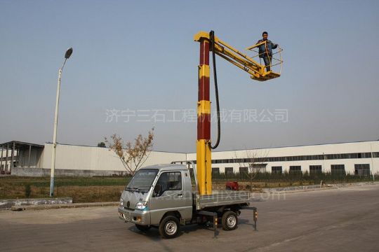 點(diǎn)擊查看詳細信息<br>標題：小型高空作業(yè)車(chē) 閱讀次數：3254